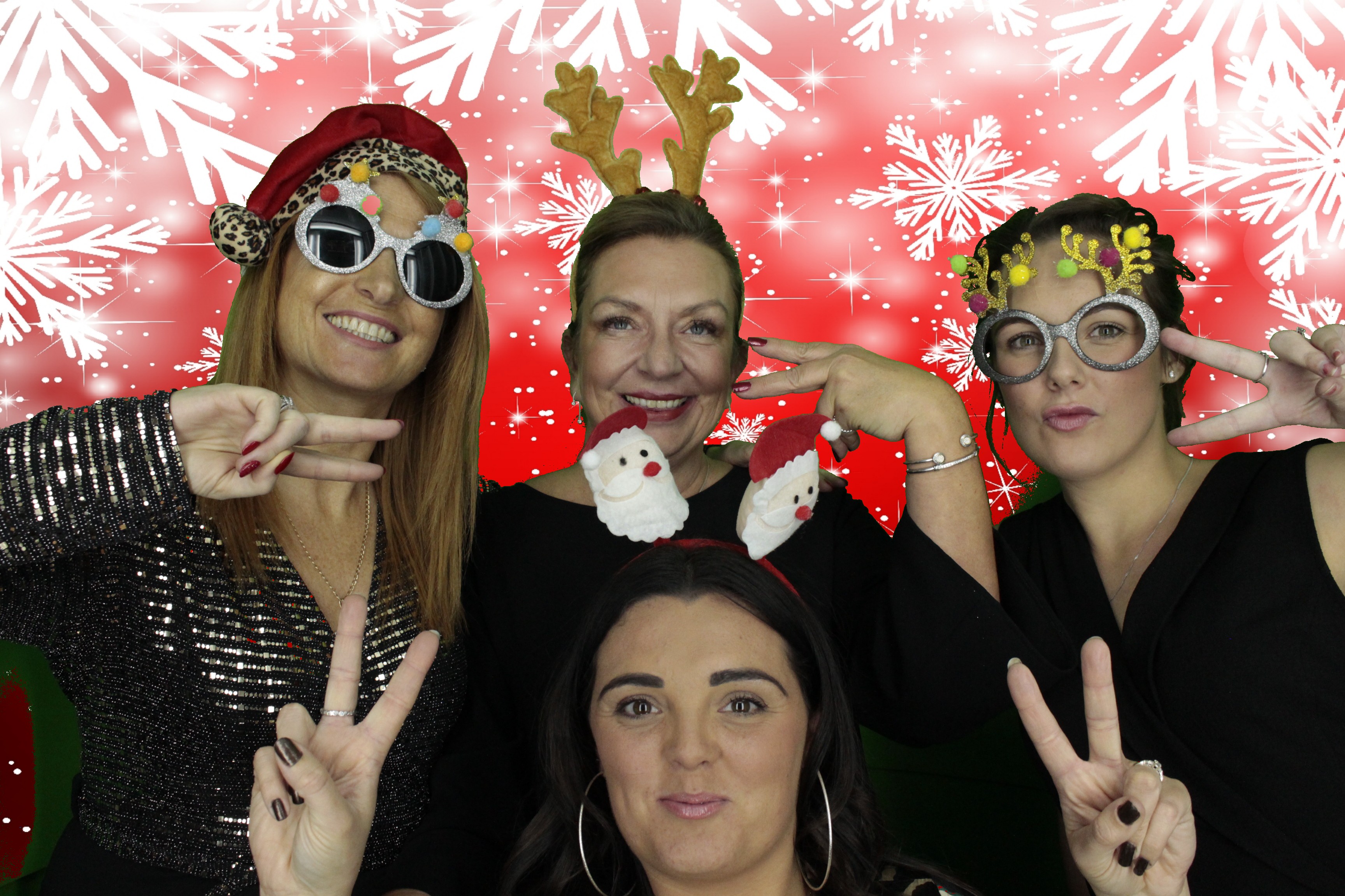 Silvermere Christmas Party | View more photos from the event at gallery.myphotoboothexperience.co.uk/u/MyPhotoBoothExperienceLtd/Silvermere-Christmas-Party-3